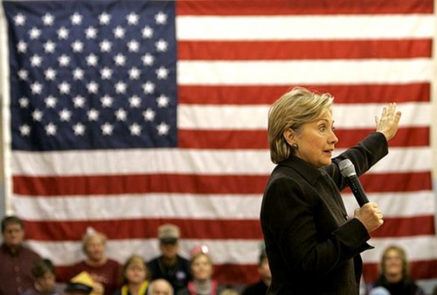 Presidential candidates hit the campaign trail on New Year's Eve