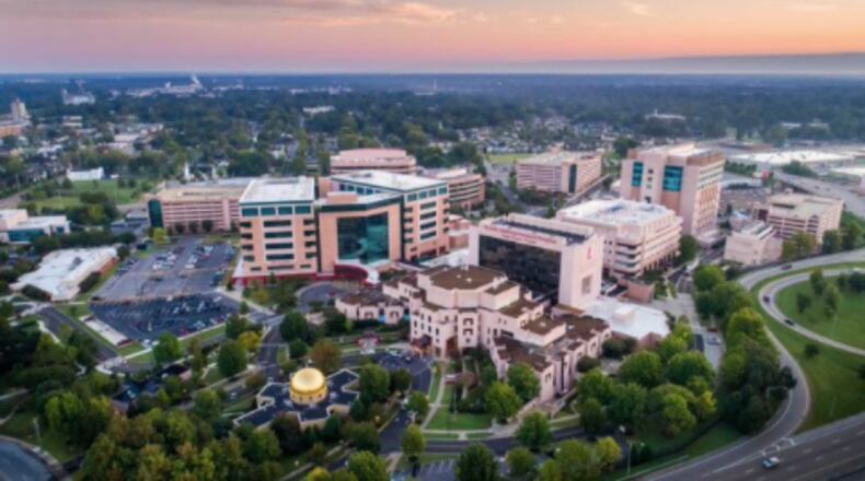 A Macon child returned home to cheers and well wishes after spending months receiving cancer treatment in Tennessee, 13WMAZ reported.