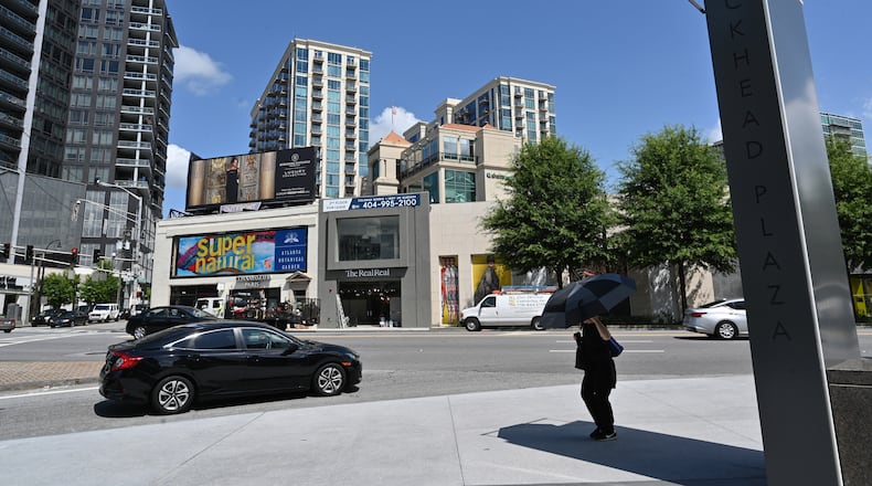 The area around Charlie Loudermilk Park in Buckhead.  (Hyosub Shin / Hyosub.Shin@ajc.com)