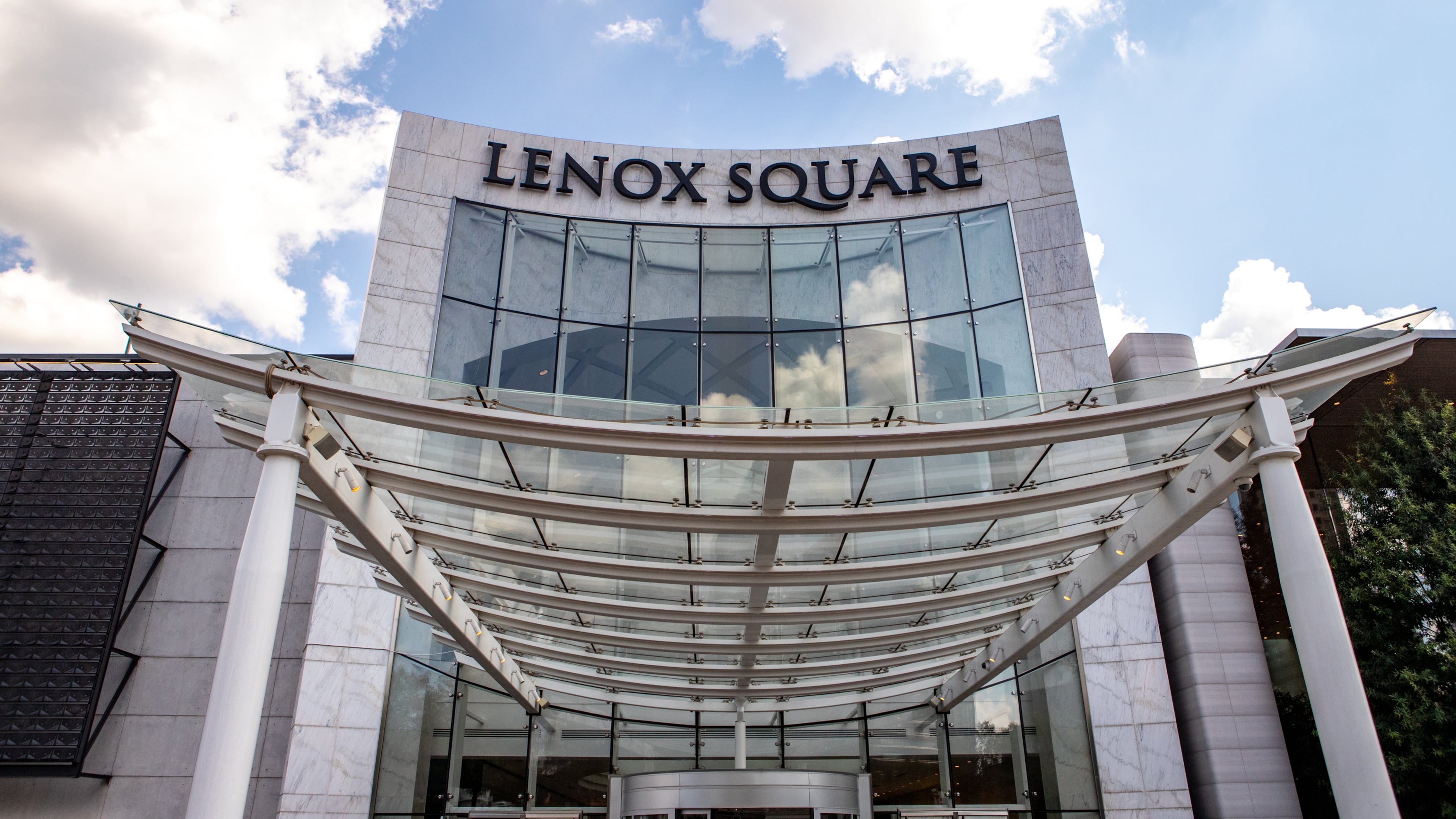 Lenox Square in Buckhead has signed new leases with 18 retailers and restaurants this year, as the shopping center and its Buckhead sister mall, Phipps Plaza, work to attract new customers. (Jenni Girtman for the AJC)