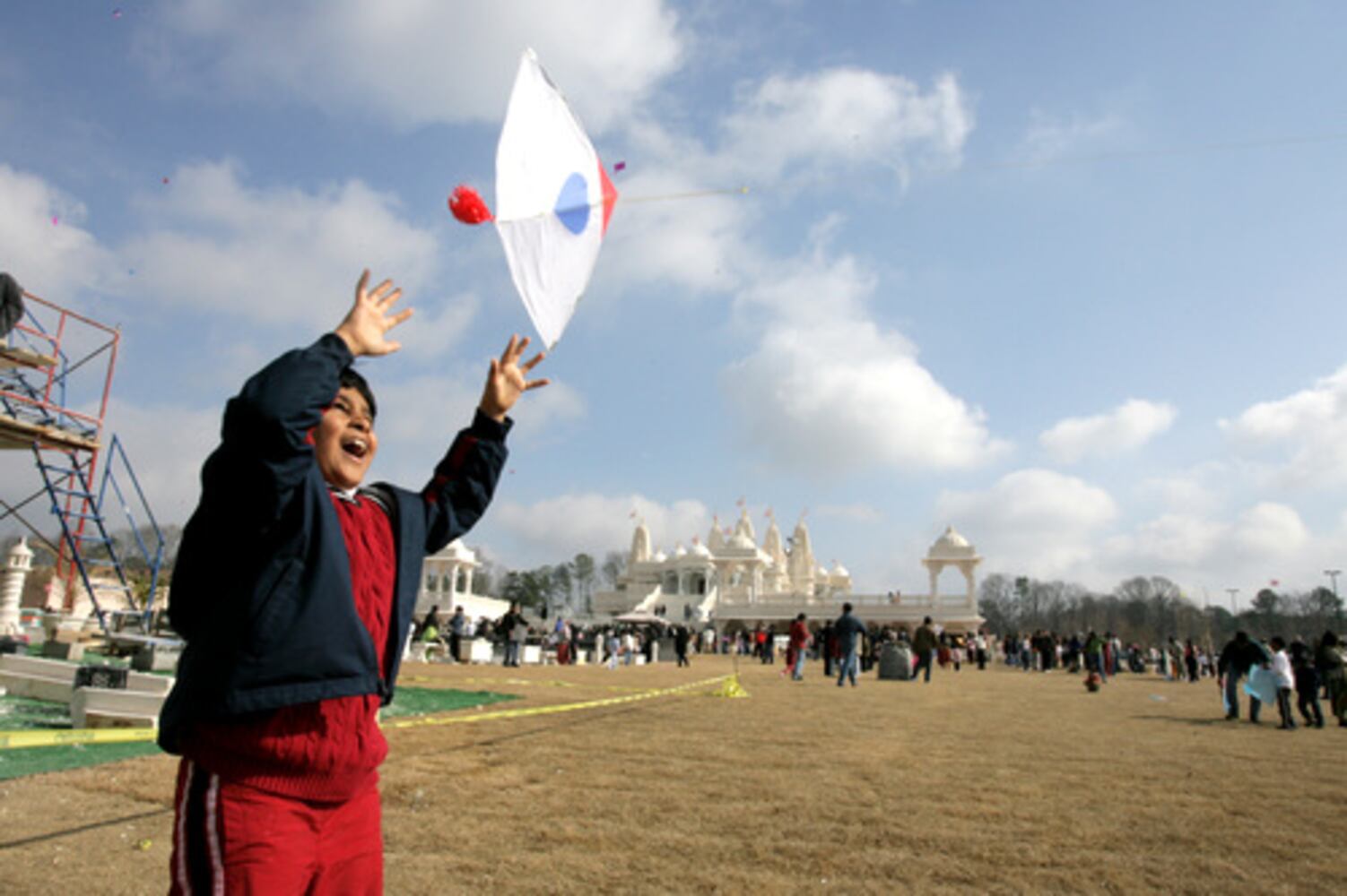 Lilburn temple holds its first kite festival