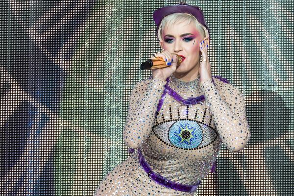  GLASTONBURY, ENGLAND - JUNE 24: (EDITORIAL USE ONLY) Katy Perry performs on day 3 of the Glastonbury Festival 2017 at Worthy Farm, Pilton on June 24, 2017 in Glastonbury, England. (Photo by Ian Gavan/Getty Images)