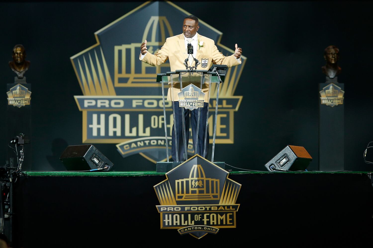 2015 Pro Football Hall of Fame Enshrinement Ceremony