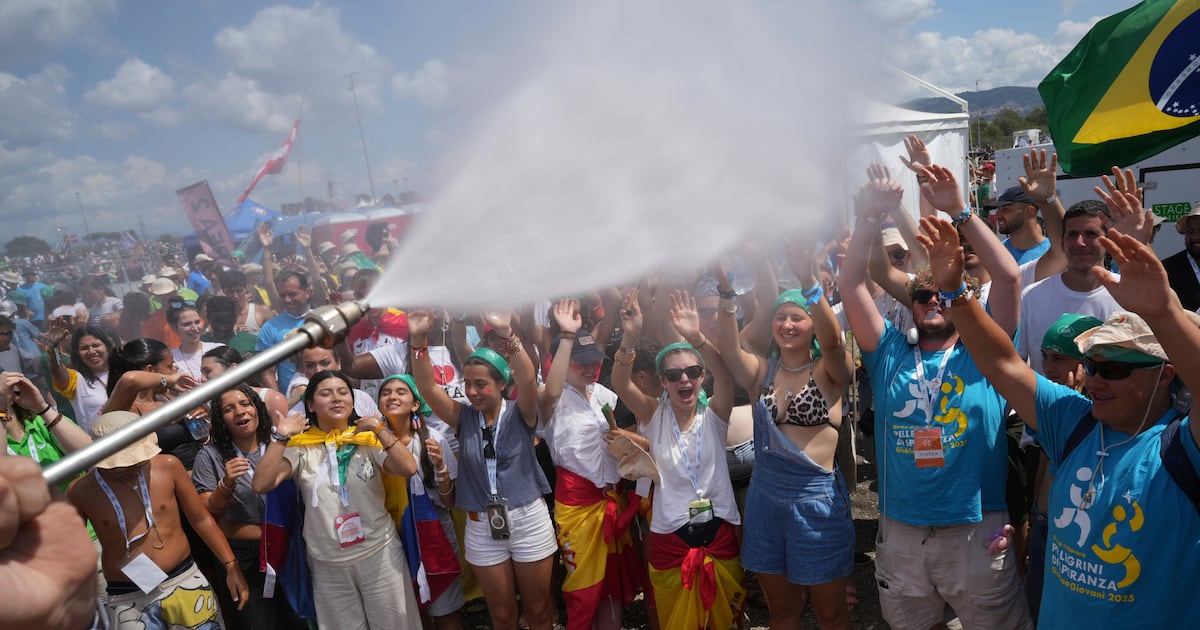 Pope thrills hundreds of thousands of young Catholics at Holy Year youth festival