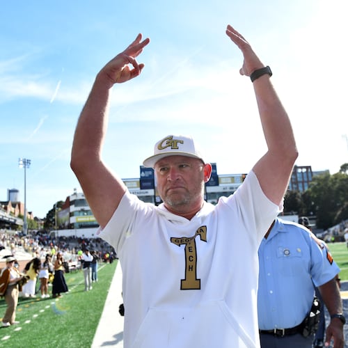Georgia Tech coach Brent Key celebrates the team’s eighth consecutive win. The Yellow Jackets defeated Syracuse at Bobby Dodd Stadium on Saturday, Oct. 25, 2025, in Atlanta. Georgia Tech currently has the No. 25 recruiting class for 2027, per 247Sports. (Hyosub Shin/AJC)