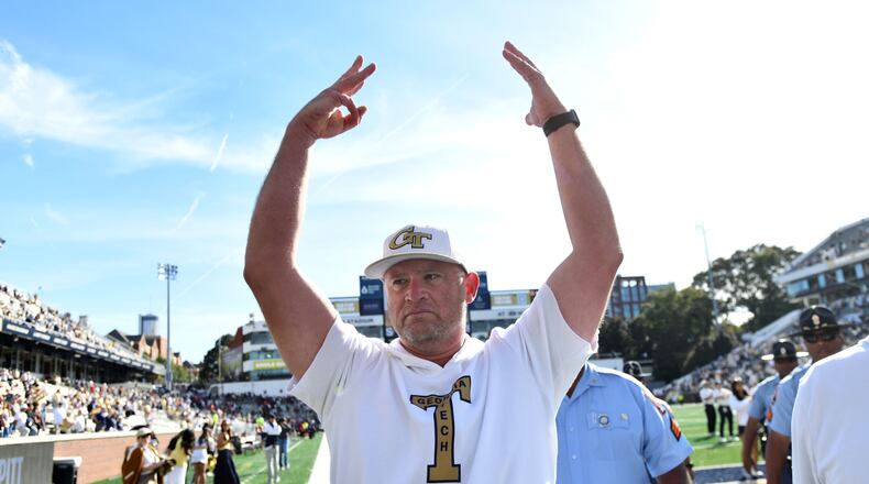 Georgia Tech coach Brent Key celebrates the team’s eighth consecutive win. The Yellow Jackets defeated Syracuse at Bobby Dodd Stadium on Saturday, Oct. 25, 2025, in Atlanta. Georgia Tech currently has the No. 25 recruiting class for 2027, per 247Sports. (Hyosub Shin/AJC)