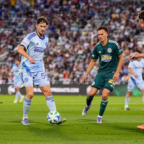 Atlanta United midfielder Alexey Miranchuk #59 dribbles during the match against Colorado Rapids at DICK'S Sporting Goods Park in Denver, CO on Saturday August 16, 2025. (Photo by Mitch Martin/Atlanta United)