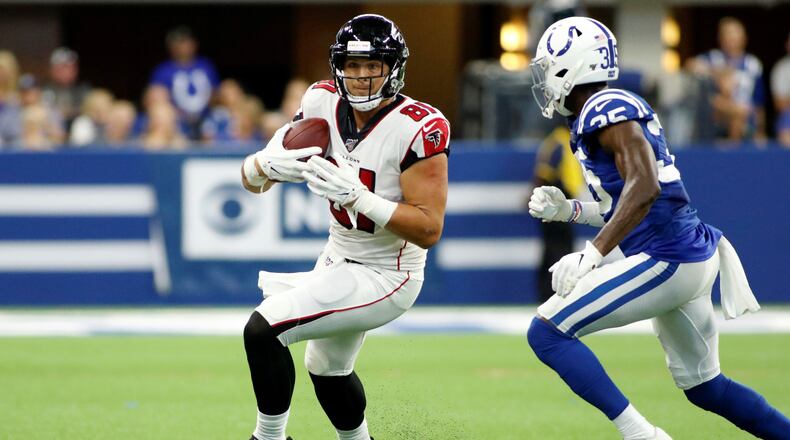 INDIANAPOLIS, INDIANA - SEPTEMBER 22: Austin Hooper #81 of the Atlanta Falcons runs the ball after a catch during the third quarter in the game against the Indianapolis Colts at Lucas Oil Stadium on September 22, 2019 in Indianapolis, Indiana. (Photo by Justin Casterline/Getty Images)