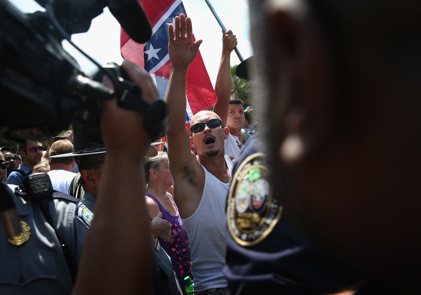 KKK rallies at South Carolina Statehouse
