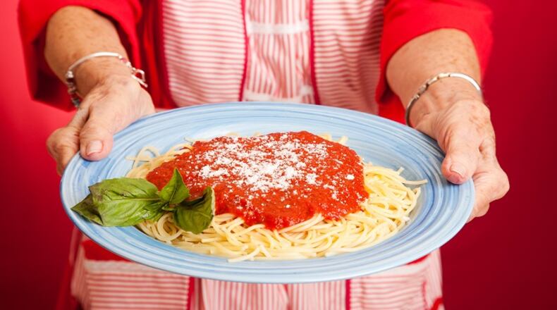 Did mom know best all along? Americans have been taught to reject what they learned from their families about food, and to trust experts instead. That's made them particularly susceptible to the promises of fad diets, experts say. (Dreamstime/TNS)
