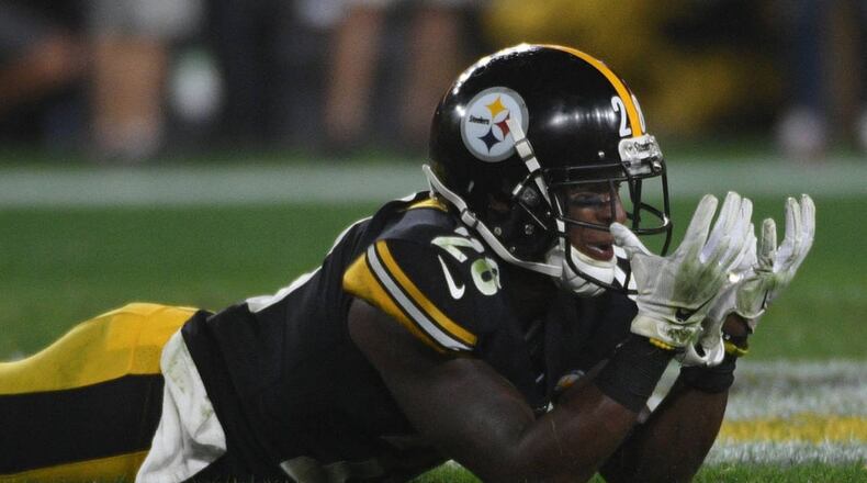 Representatives for Pittsburgh Steelers linebacker Mark Barron were handing out turkeys over the weekend in Alabama.