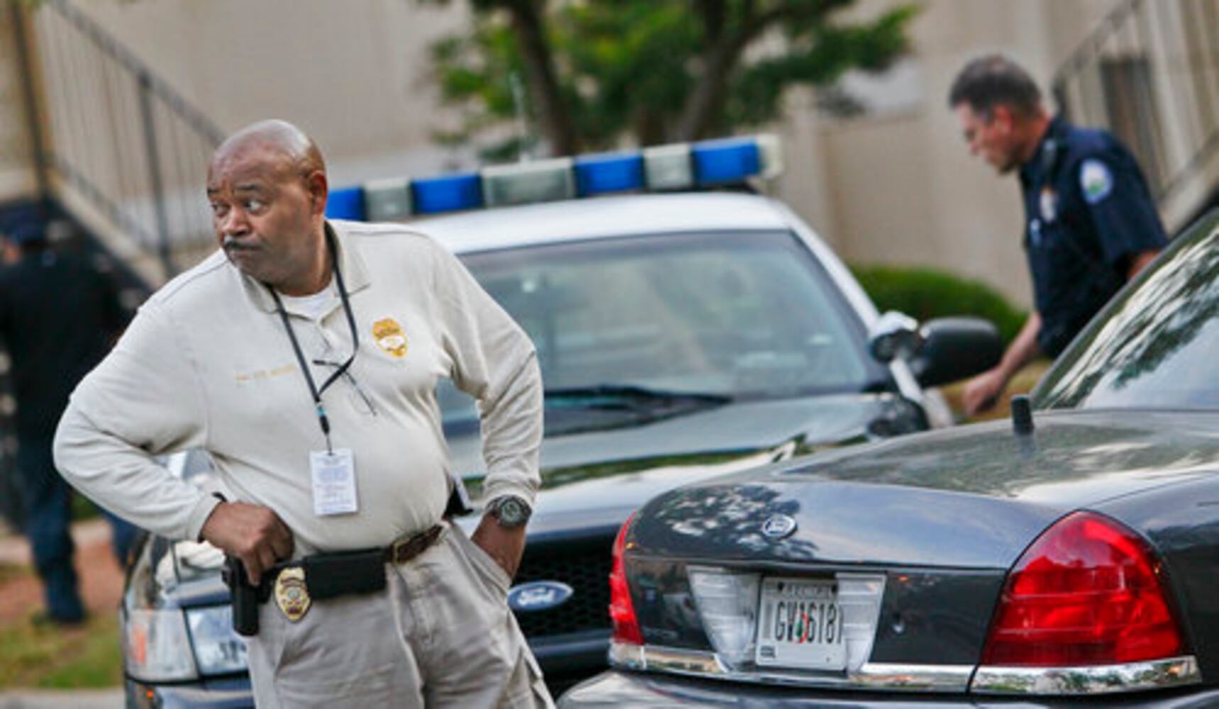 Hostage standoff at Roswell apartment