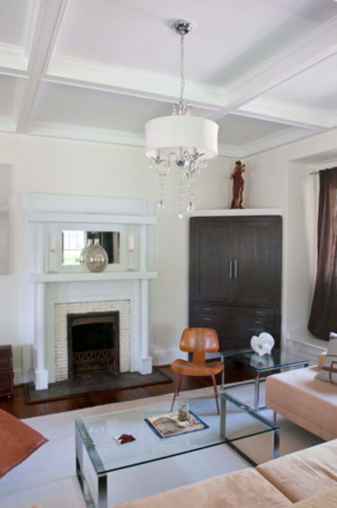 Modern touches in 1920s Midtown Victorian