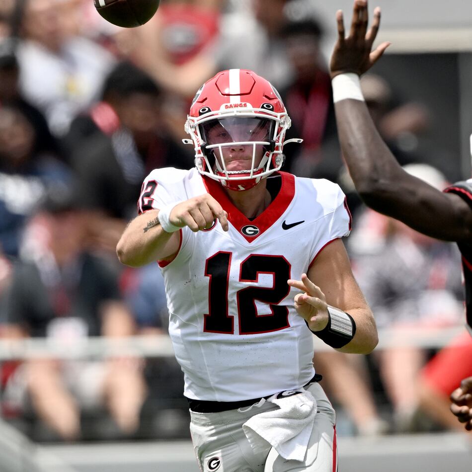 Georgia quarterback Ryan Puglisi gets off a pass during 2026 G-Day spring football game at Sanford Stadium, Saturday, April 18, 2026, in Athens. (Hyosub Shin/AJC)