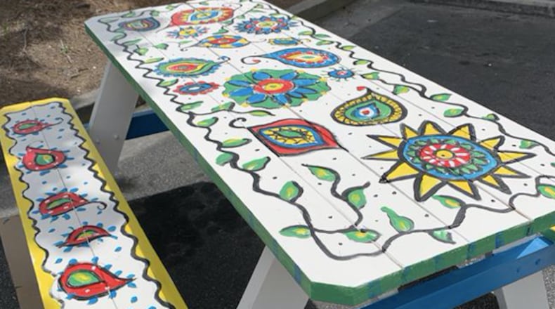 Coleman Middle School parents are raising money to purchase picnic tables for student lunch space. (File Photo)
