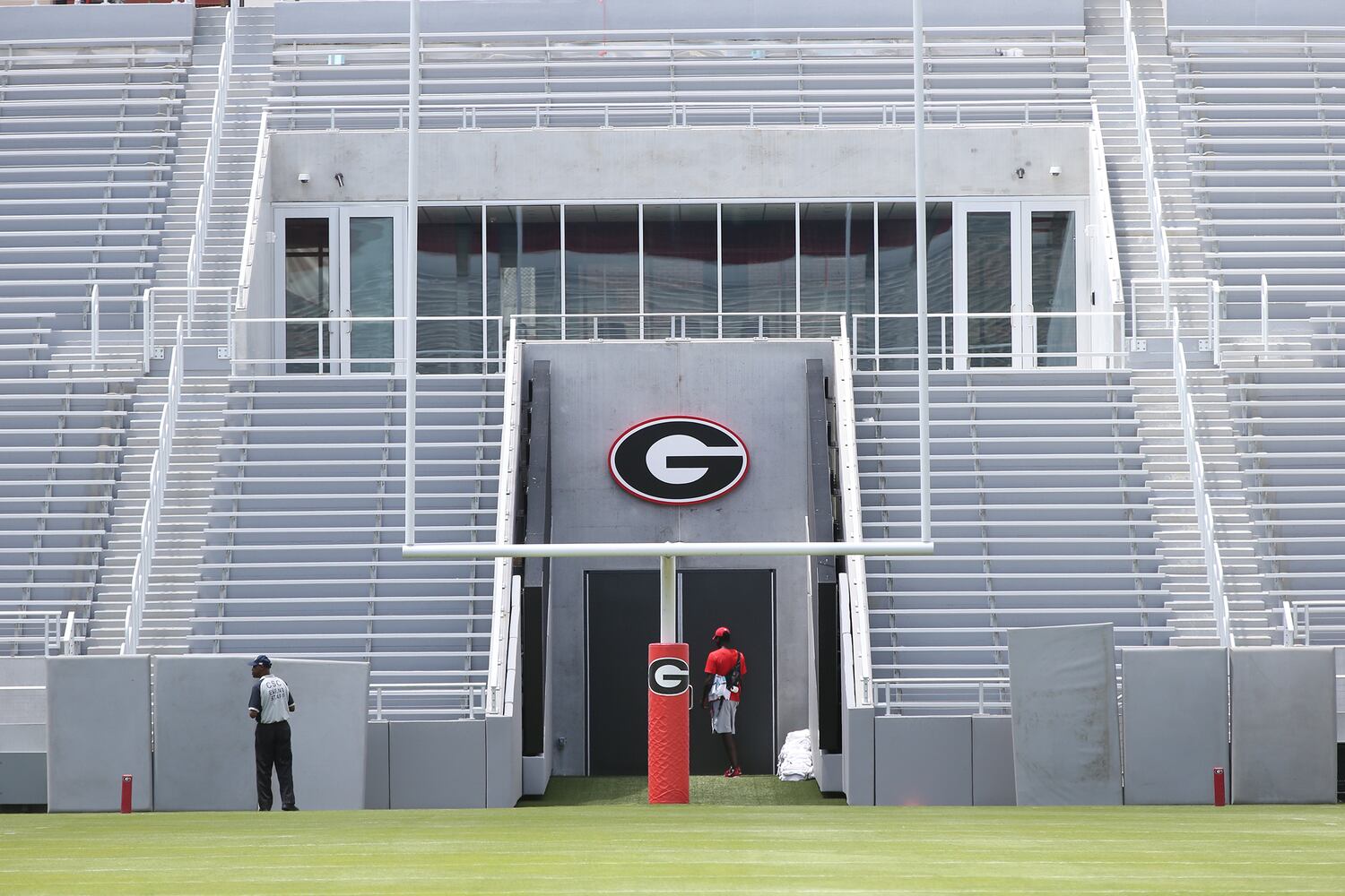 Photos: Bulldogs work out, host fans in Athens