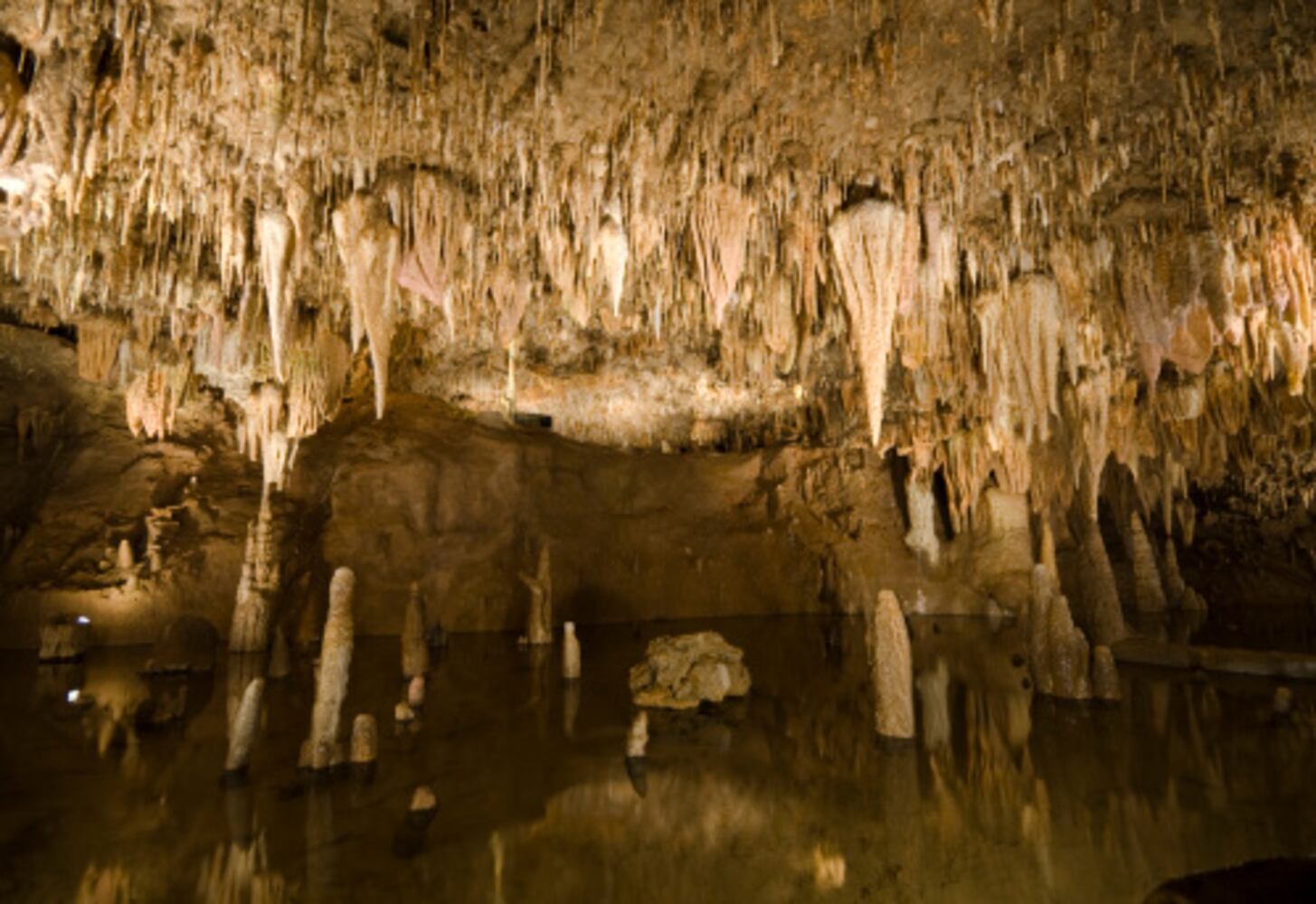 Meramec Caverns