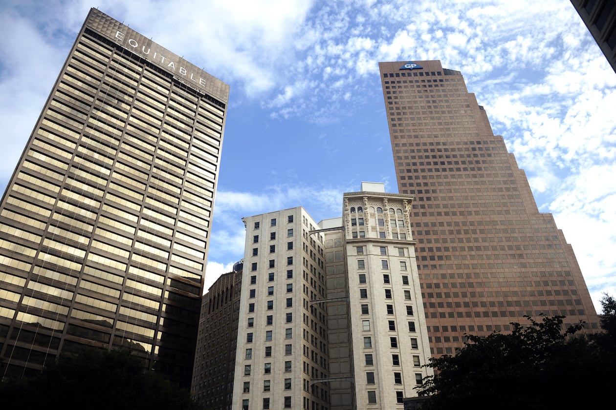 Georgia-Pacific Center (at right) is one of the most recognizable buildings in downtown Atlanta. (Bita Honarvar/AJC 2012)