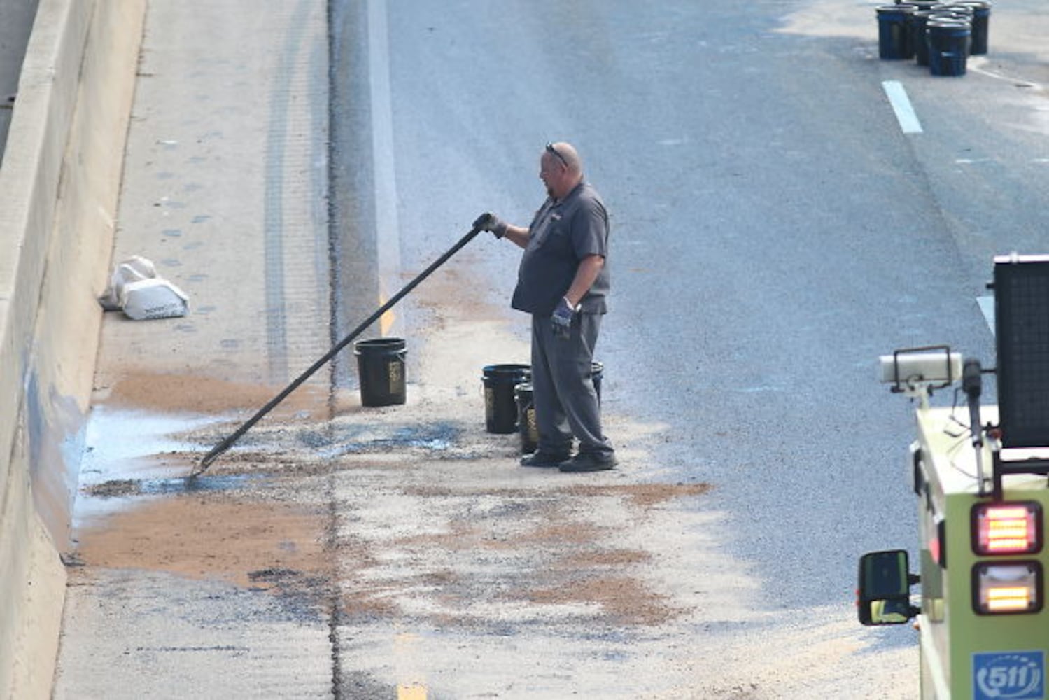 Large paint spill closes I-20 EB in DeKalb