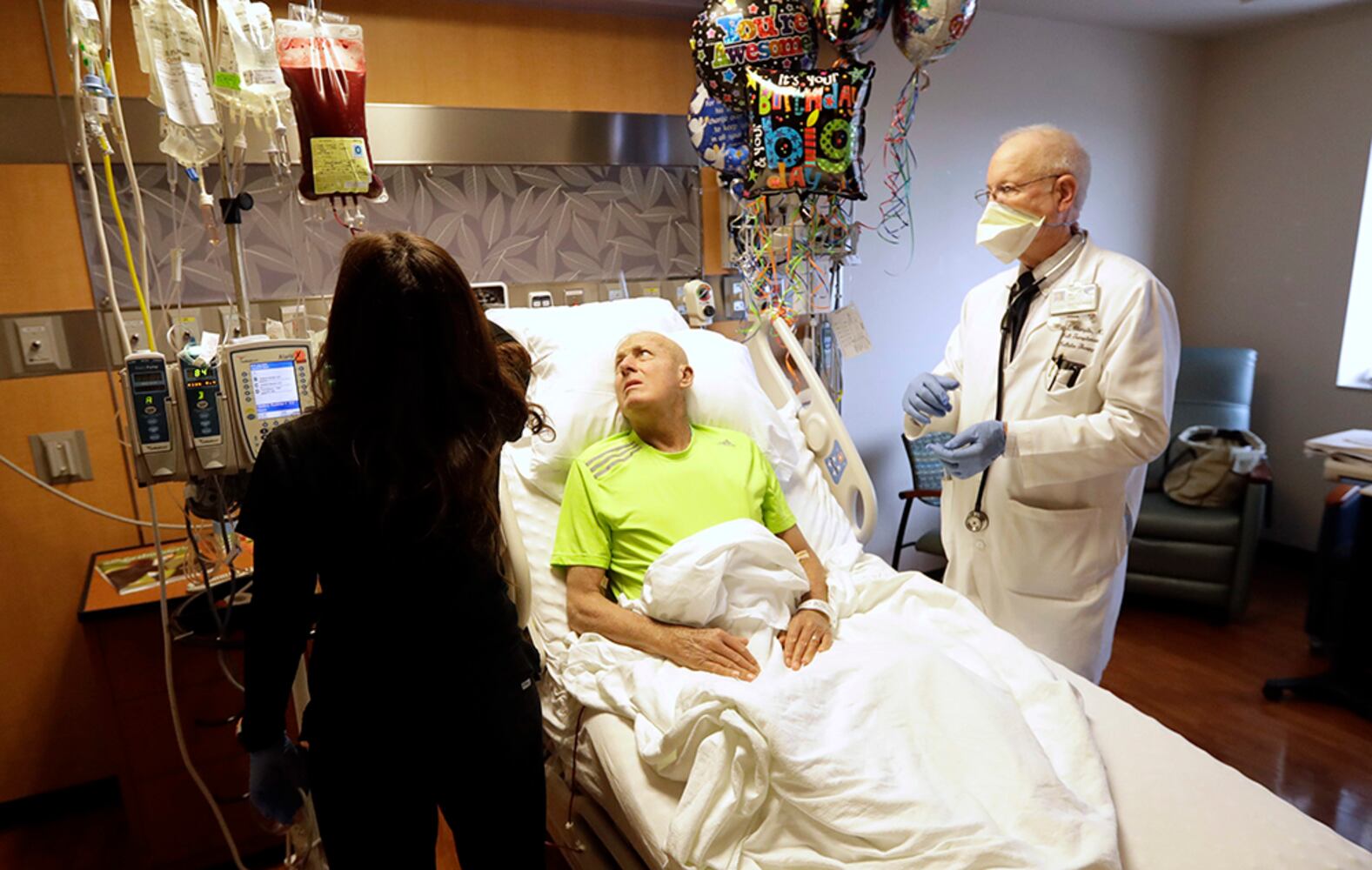 Craig Sager hangs tough in leukemia battle