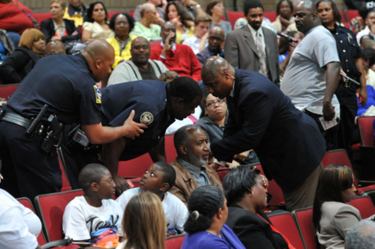 Atlanta school board OKs controversial closings