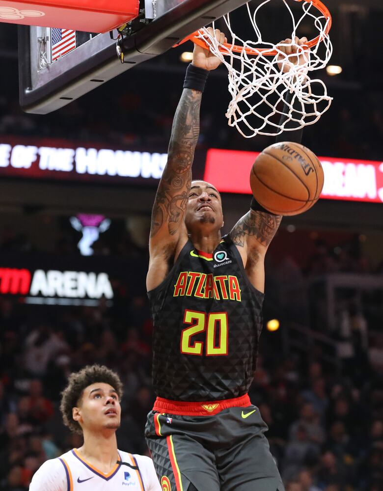 Photos: Hawks defeat the Suns