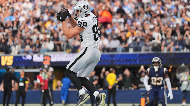 Las Vegas Raiders tight end Brock Bowers (89) catches a touchdown during the first half of an NFL football game against the Los Angeles Chargers, Sunday, Nov. 30, 2025, in Inglewood, Calif. (Jae C. Hong/AP)