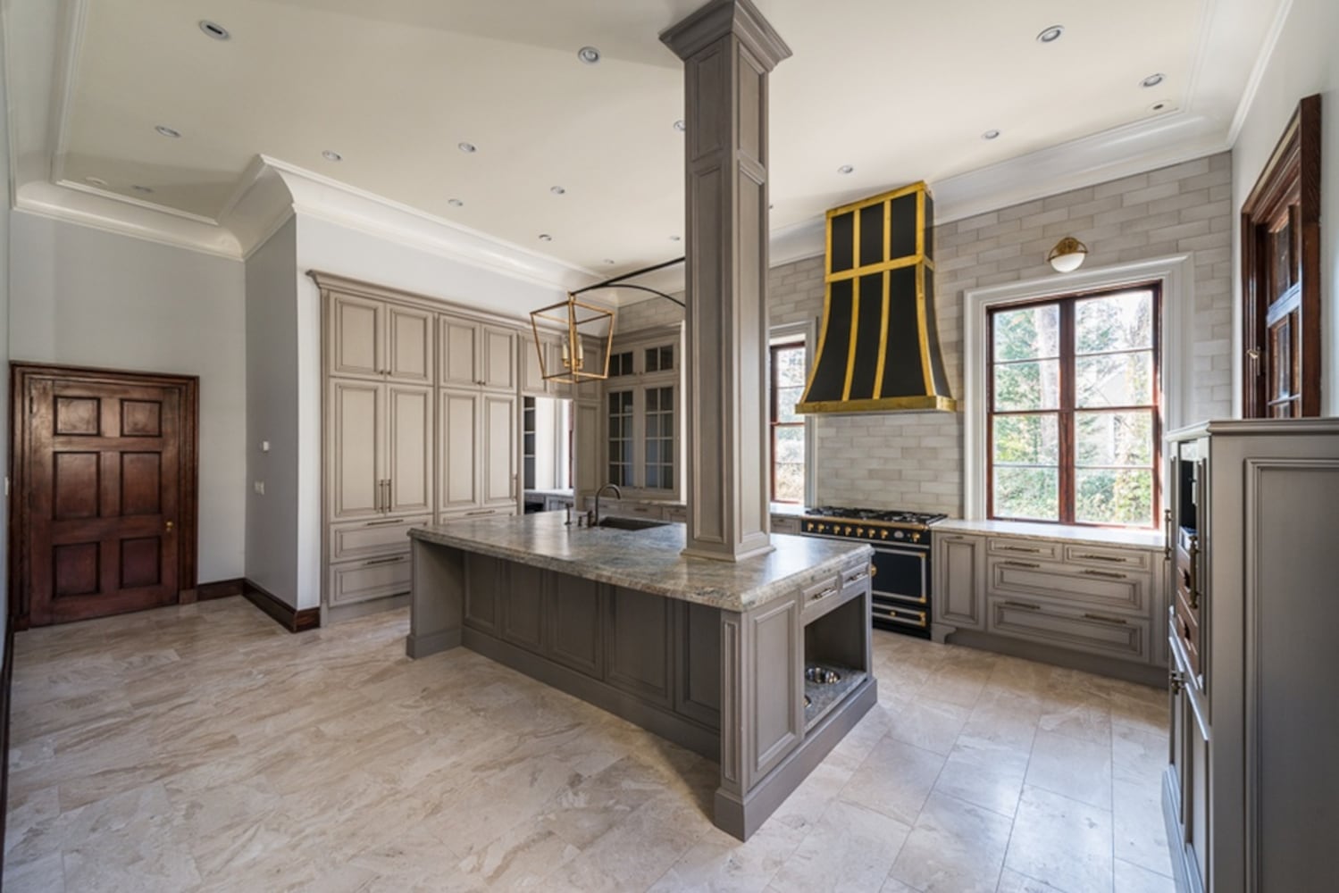 541 W Paces Ferry Rd NW, Atlanta, GA 30305