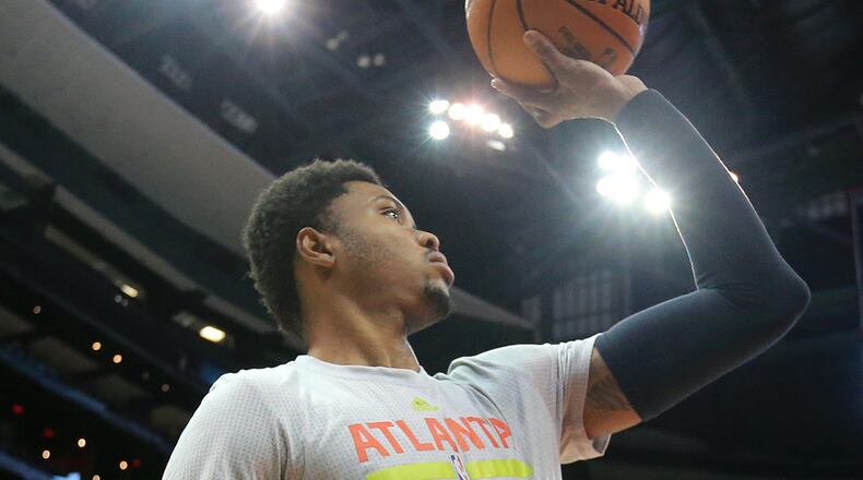 102715 ATLANTA: -- Hawks guard Kent Bazemore, who will start tonight, warms up for the first regular season basketball game "home opener" against the Pistons on Tuesday, Oct. 27, 2015, in Atlanta. Curtis Compton / ccompton@ajc.com