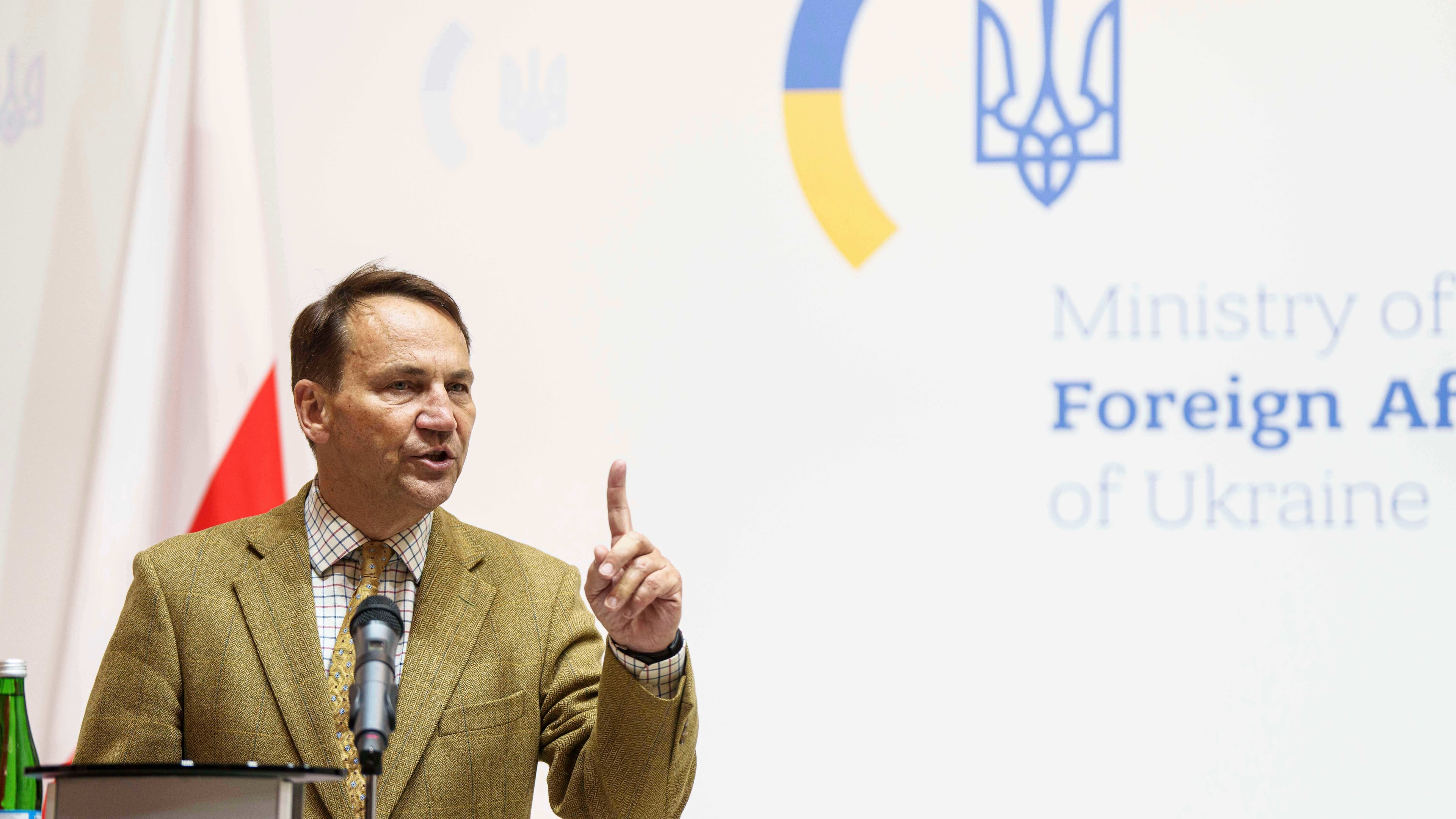 FILE - Poland's Foreign Minister Radoslaw Sikorski speaks during press conference with Ukraine's Foreign Minister Andrii Sybiha in Kyiv, Ukraine, Friday, Sept. 12, 2025. (AP Photo/Evgeniy Maloletka, file)