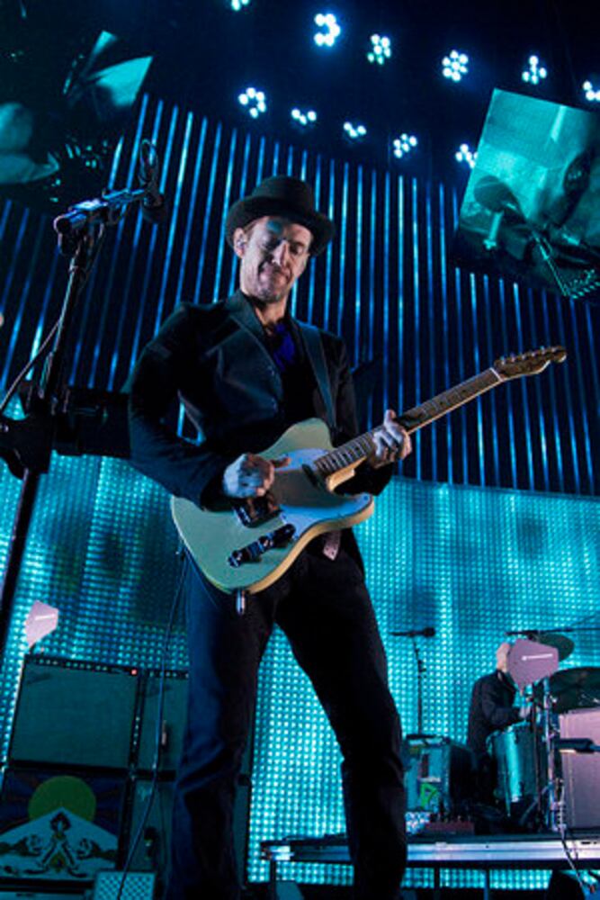 Radiohead electrifies Philips Arena