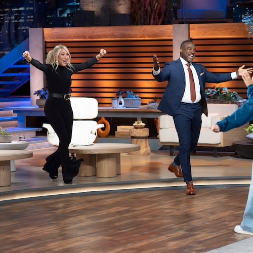 Lori Greiner and guest Shark Rashaun Williams, a minority owner in the Atlanta Falcons, close a deal with entrepreneurs Victoria Yang, Nikki Varanasi and Lucy Yang during the Season 17 finale of Shark Tank that aired April 22, 2026, on ABC. (Disney/Christopher Willard)