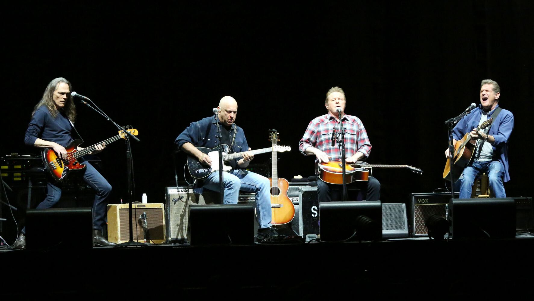 Don Henley & Co. play to sold-out crowd