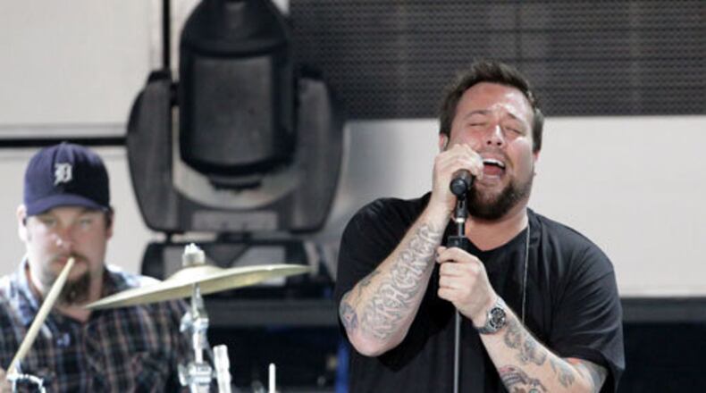 Uncle Kracker, who opened for Kenny Chesney in 2011, performs "Drift Away."