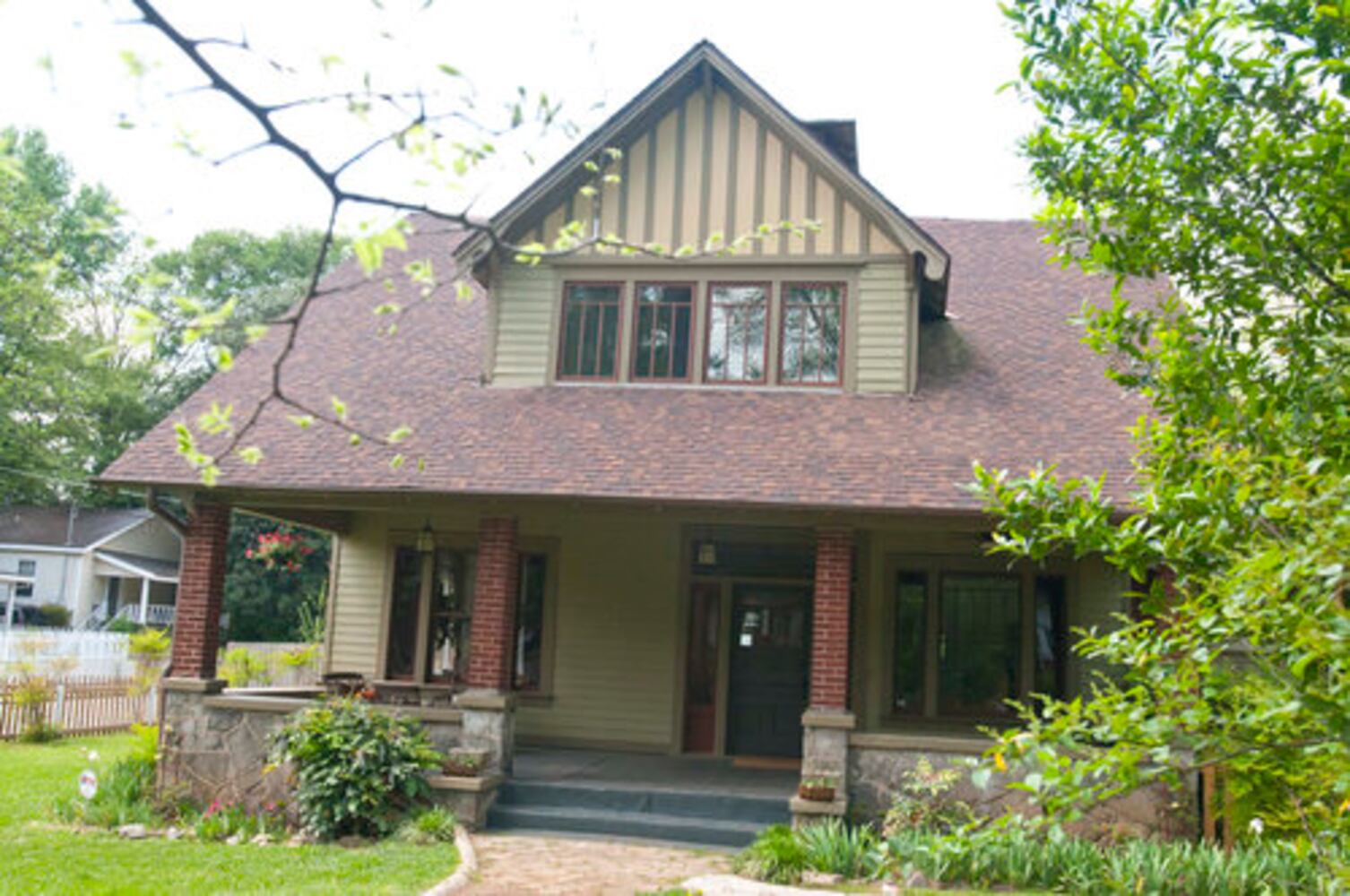 Modern touches in 1920s Midtown Victorian