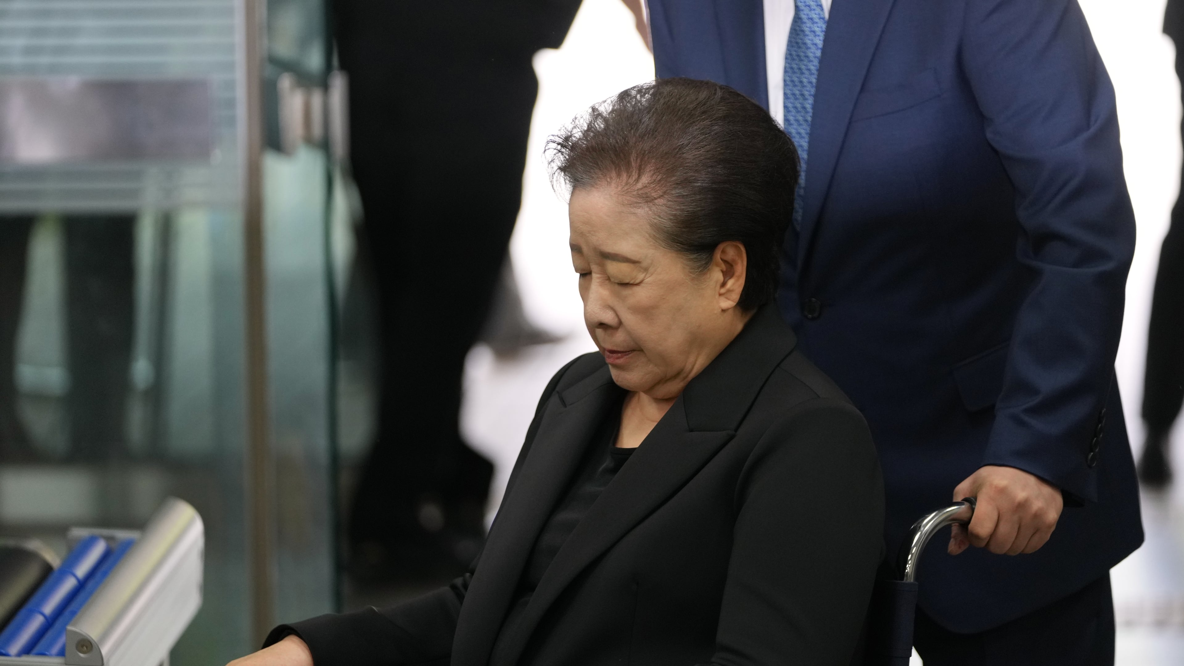 Hak Ja Han, the leader of South Korea's Unification Church, arrives at Seoul Central District Court in Seoul, South Korea Monday, Sept. 22, 2025. (AP Photo/Lee Jin-man)