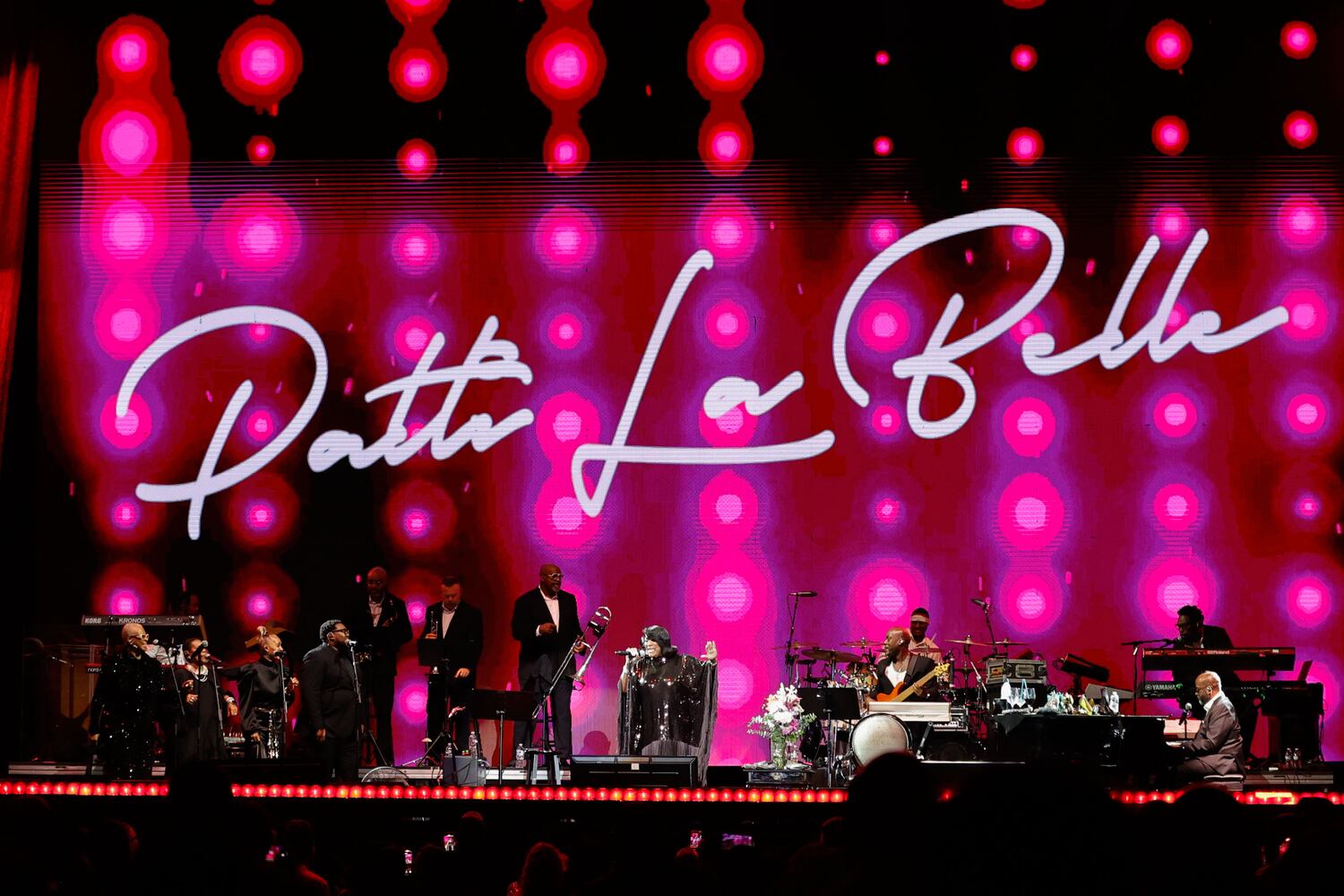 QUEENS TOUR