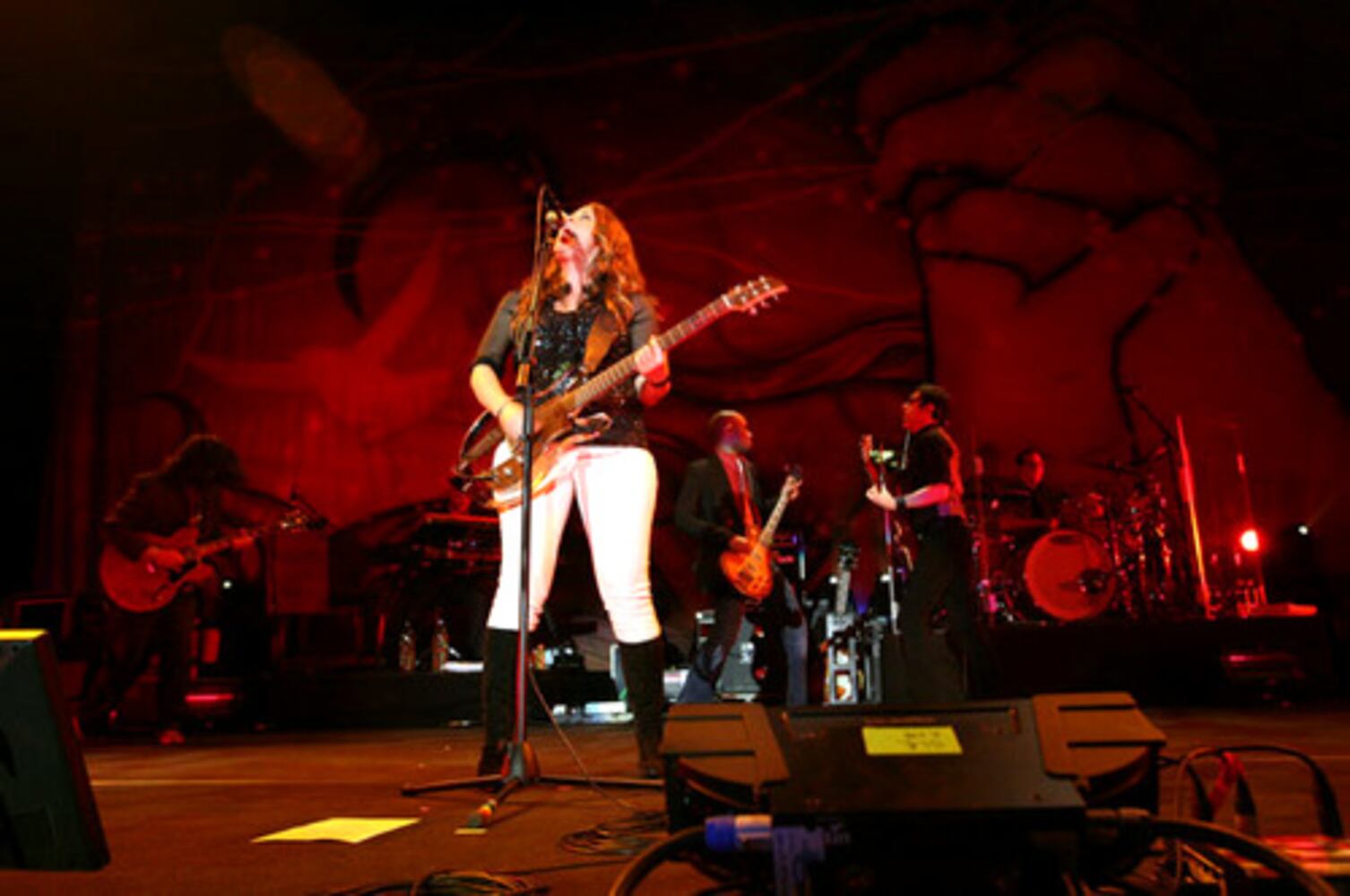 Matchbox Twenty, Alanis Morissette and Mute Math fill Philips