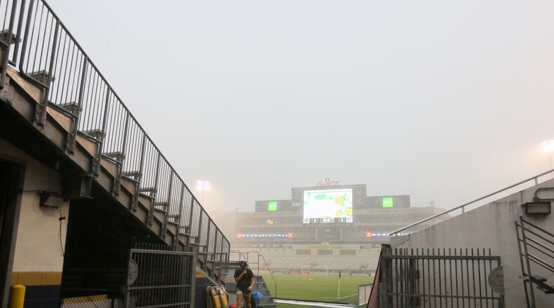 According to the Atlanta United communication department, the start of Saturday’s game between Atlanta United and Houston game has pushed back due to lightning strikes in the area. (Miguel Martinez / Mundo Hispanico)