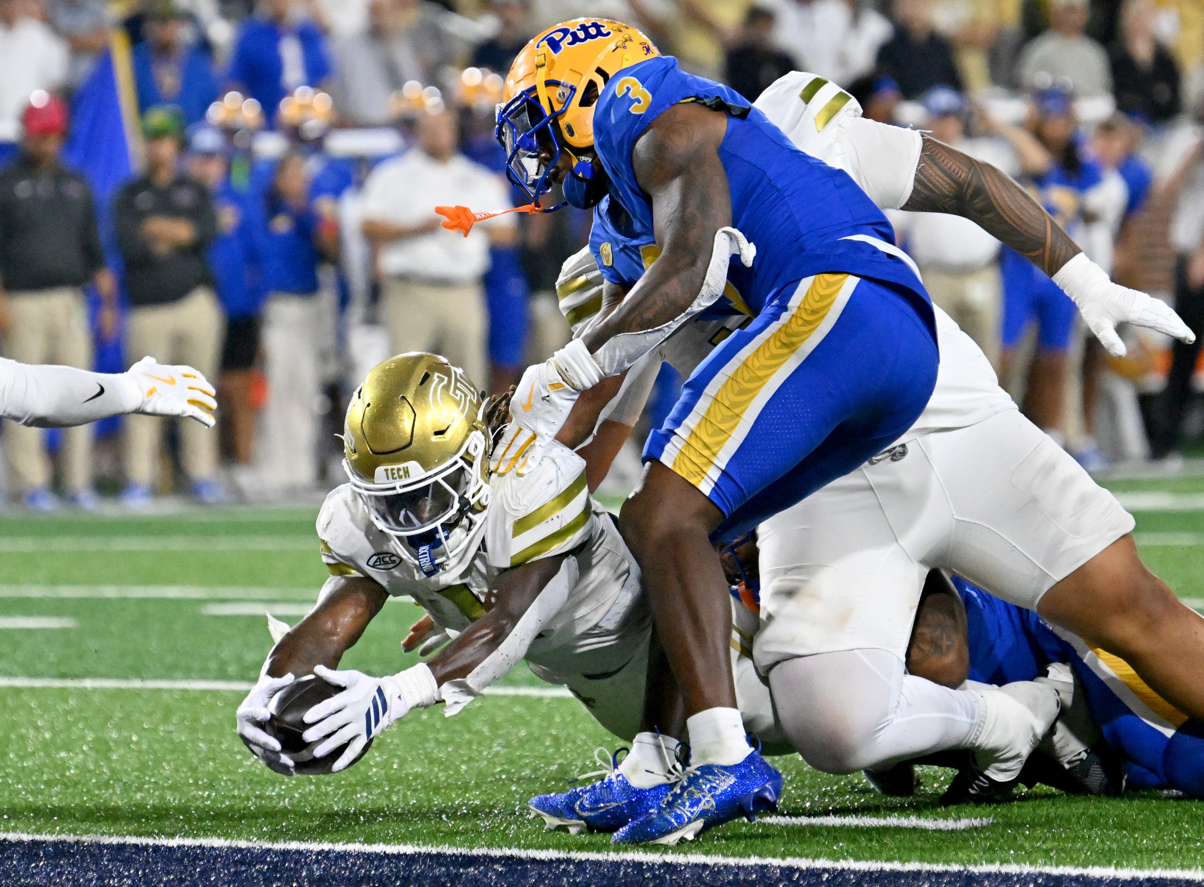 Georgia Tech running back Jamal Haynes (1) dives into the end zone for a touchdown during the second half in an NCAA college football game at Bobby Dodd Stadium, Saturday, November 22, 2025 in Atlanta. Pittsburgh won 42-28 over Georgia Tech. (Hyosub Shin / AJC)