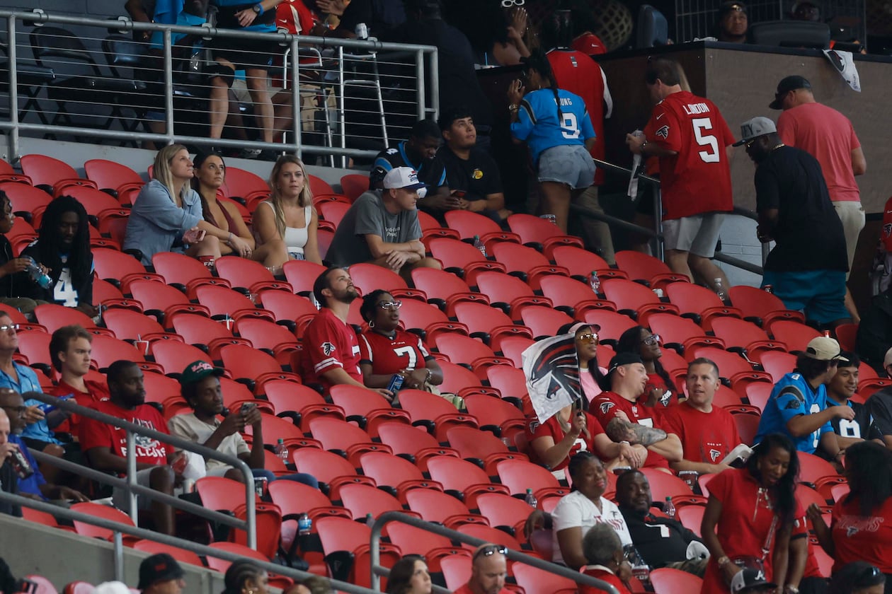 At the beginning of the fourth quarter, many fans left the stadium as the Falcons lost to the Carolina Panthers 34-3 at Mercedes-Benz Stadium in Atlanta on Sunday, Sept. 20, 2026. (Miguel Martinez/AJC)