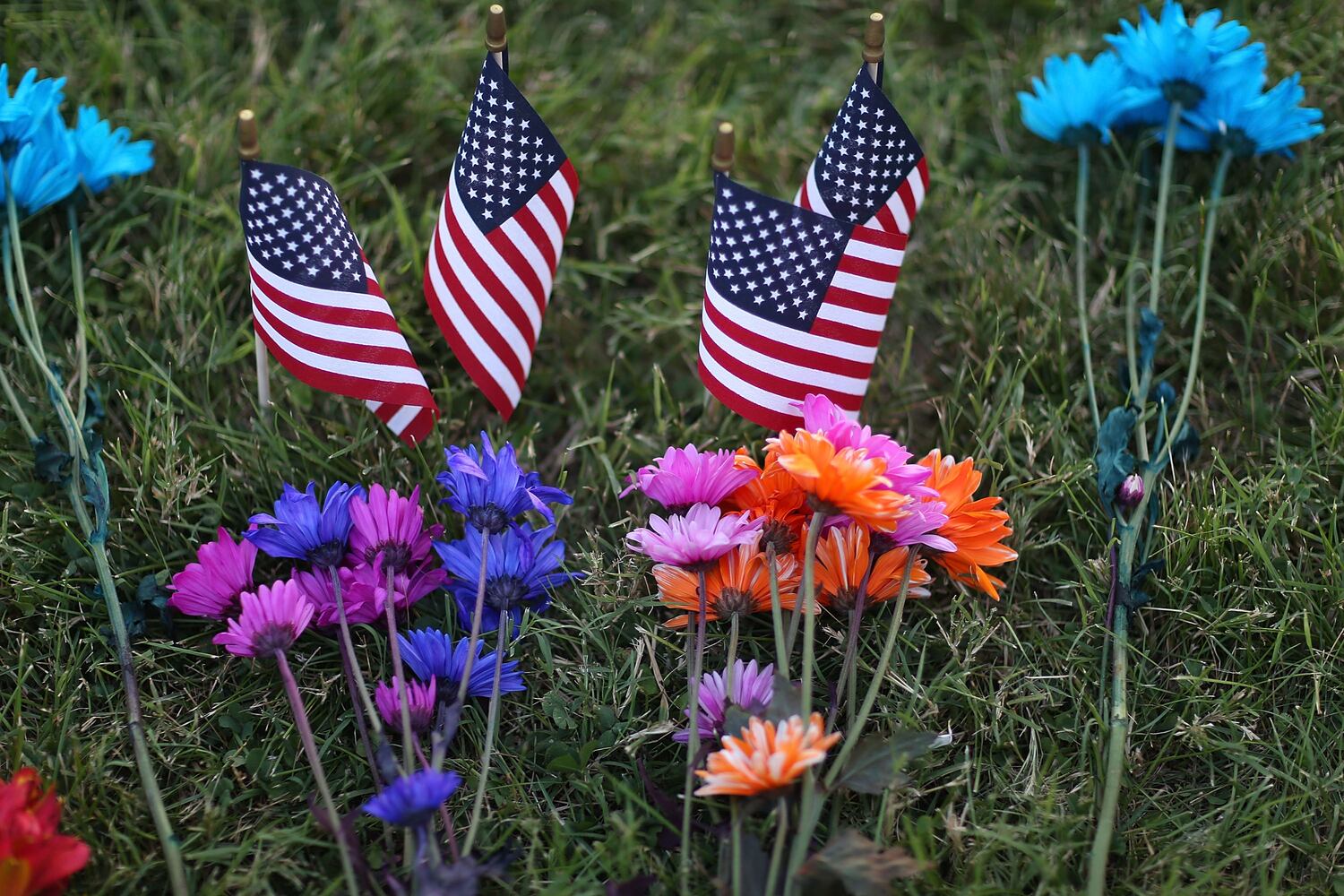 Memorial setup for Chattanooga shooting victims