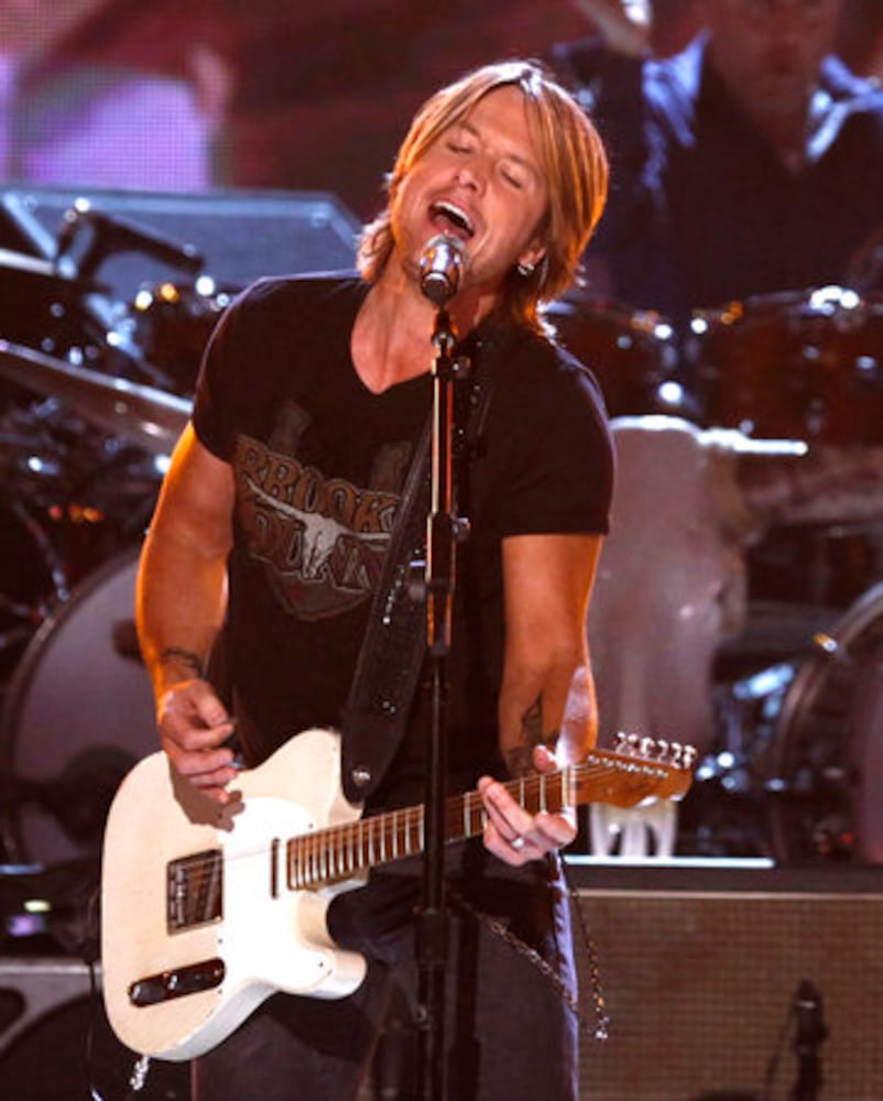 Stars take ride on Brooks & Dunn's 'Last Rodeo'