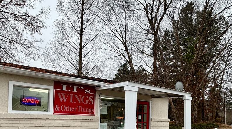 LT's Wings owners confirmed that the southwest Atlanta shop will close.