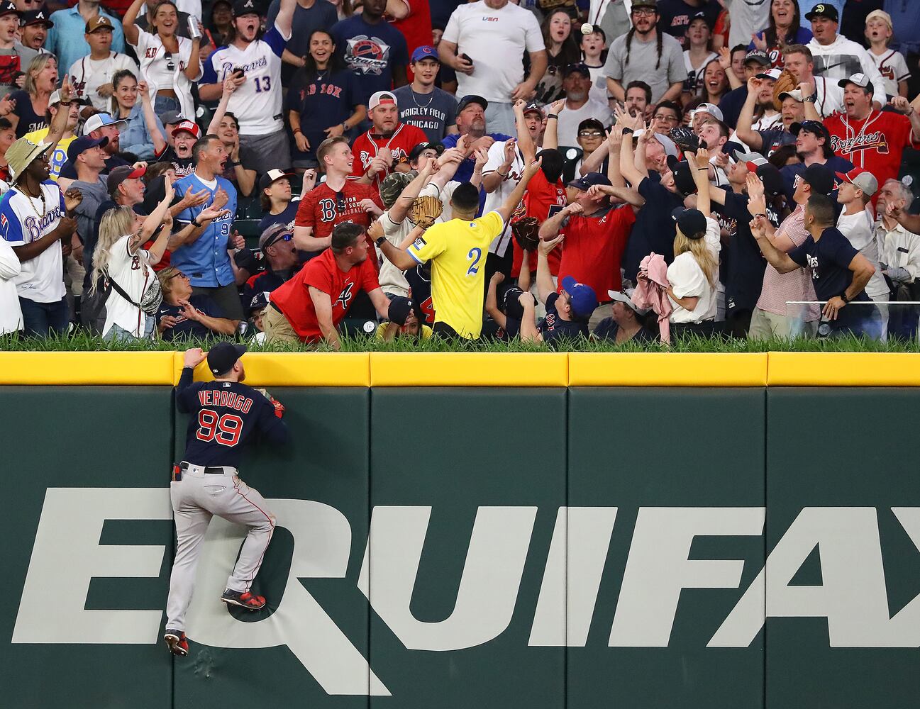 BRAVES PHOTO