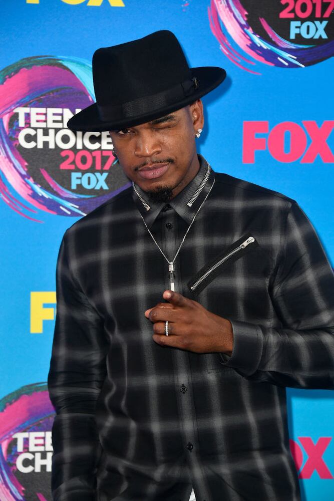 2017 teen choice awards red carpet