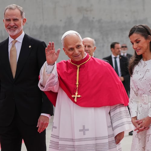 Pope Leo XIV is welcomed by Spain's King Felipe VI and Queen Letizia upon his arrival at Adolfo Suarez Madrid-Barajas International Airport in Madrid, Saturday, June 6, 2026, marking the start of his seven-day apostolic journey to mainland Spain and the Canary Islands. (AP Photo/Alessandra Tarantino)