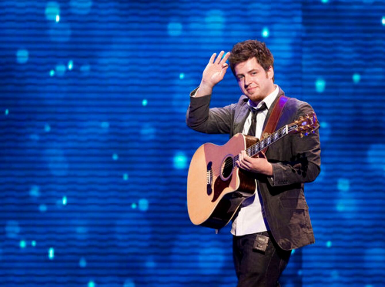 Celebrities perform for Wal-Mart