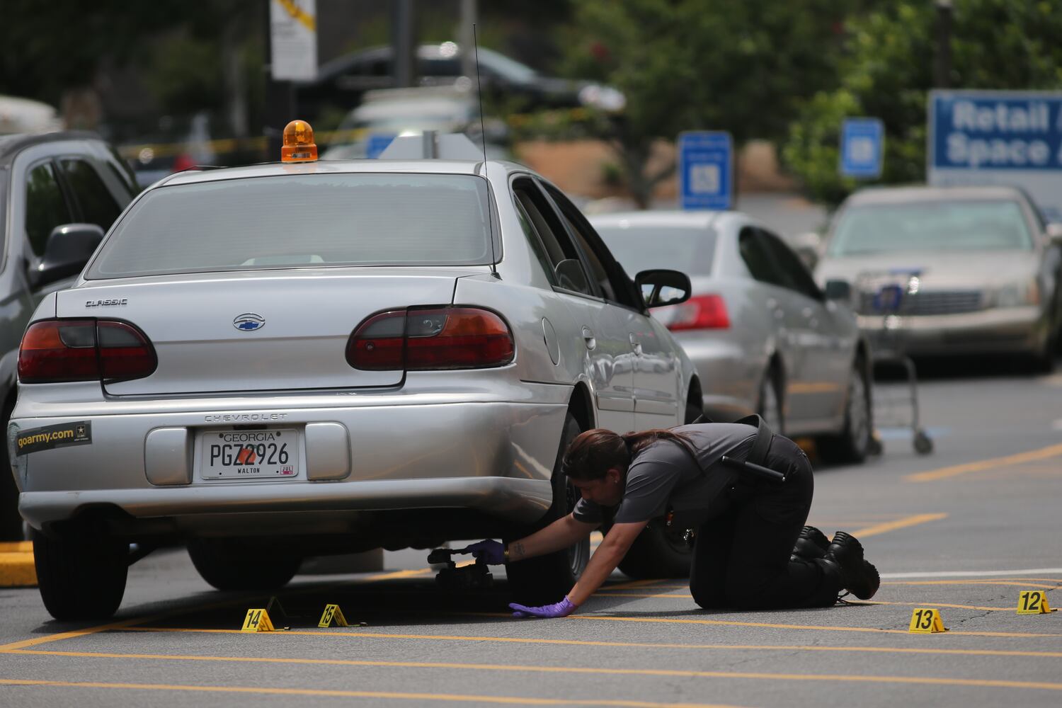 Child shot outside DeKalb Kroger