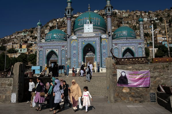 FILE.- Women visit the Sakhi Shah-e Mardan Shrine in Kabul, Afghanistan, Wednesday, June 7, 2023. (AP Photo/Rodrigo Abd,File)